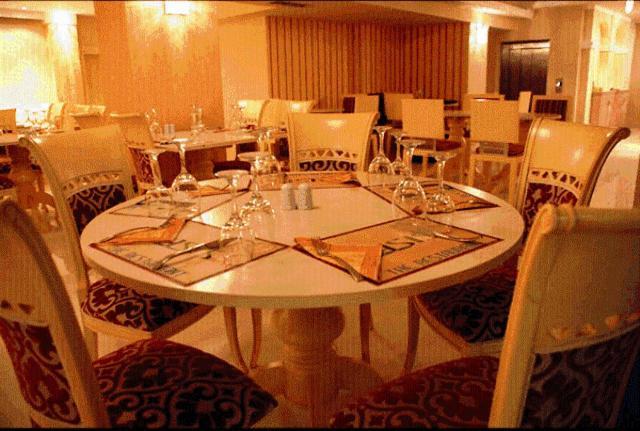 Oasis Hotel Szkála Kültér fotó