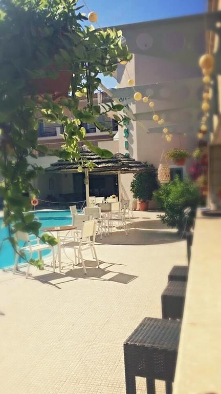 Oasis Hotel Szkála Kültér fotó